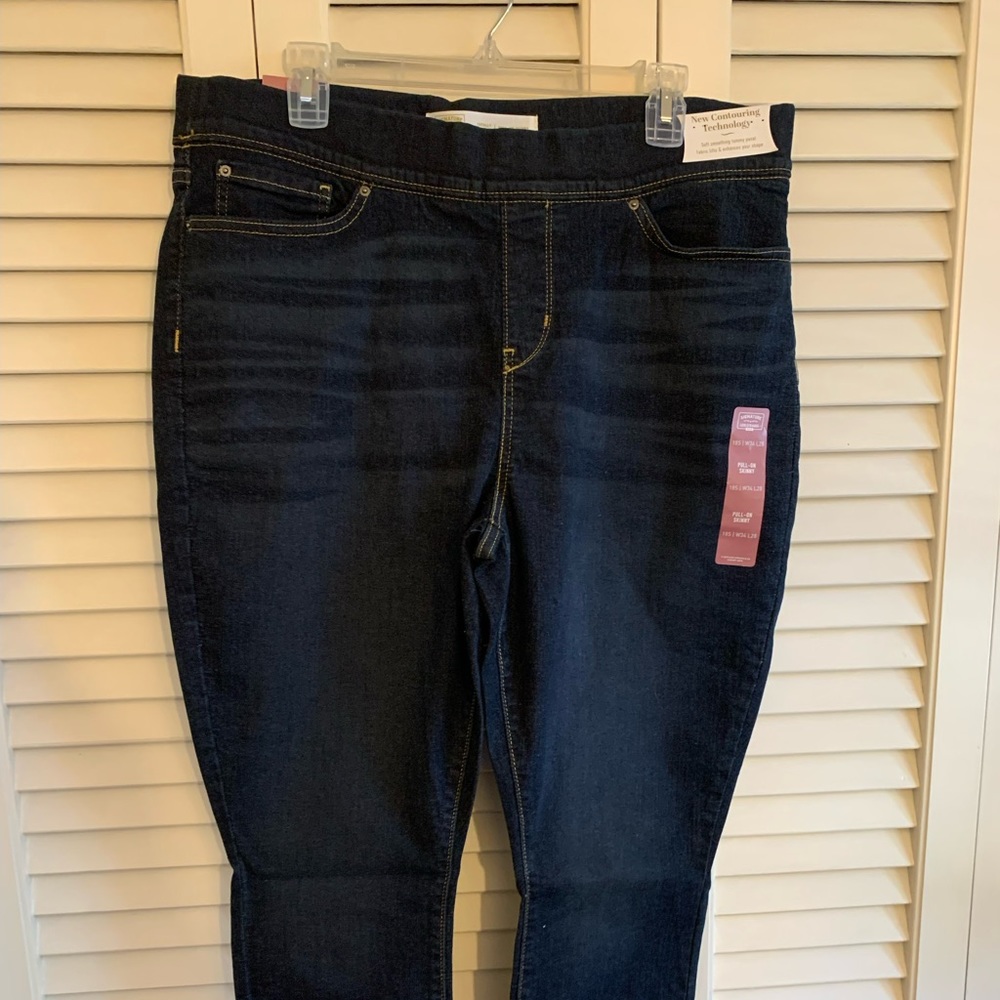 COPY - Levi’s Pull On Skinny Jeans NWT